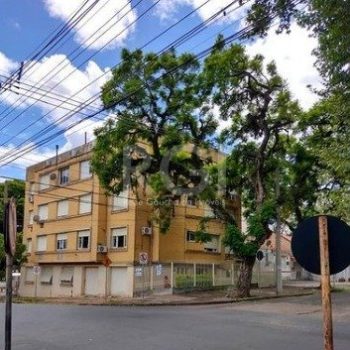 Apartamento à venda com 99m², 3 quartos, 1 suíte no bairro São João em Porto Alegre