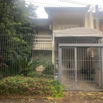 Casa à venda com 198m², 3 quartos, 1 suíte, 2 vagas no bairro Rio Branco em Porto Alegre