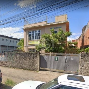 Casa à venda com 200m², 3 quartos, 2 suítes, 3 vagas no bairro São Geraldo em Porto Alegre