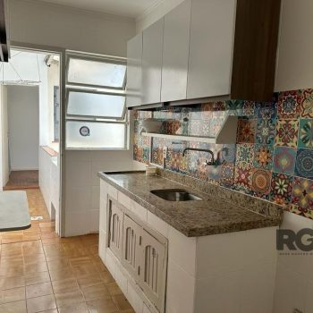 Apartamento à venda com 72m², 3 quartos, 1 vaga no bairro Petrópolis em Porto Alegre