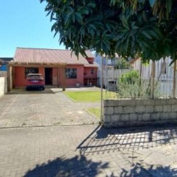 Casa à venda com 85m², 2 quartos, 1 suíte, 2 vagas no bairro Tristeza em Porto Alegre