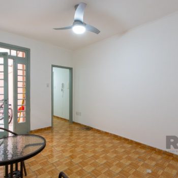 Apartamento à venda com 45m², 1 quarto no bairro Santana em Porto Alegre