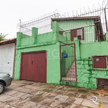 Casa à venda com 120m², 4 quartos, 1 vaga no bairro Medianeira em Porto Alegre