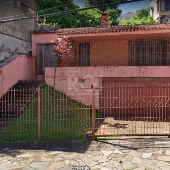 Casa à venda com 204m², 3 quartos, 1 suíte, 5 vagas no bairro Menino Deus em Porto Alegre