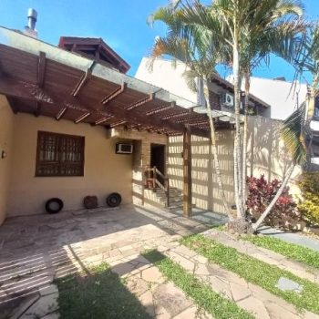 Casa à venda com 171m², 3 quartos, 1 suíte, 3 vagas no bairro Ipanema em Porto Alegre