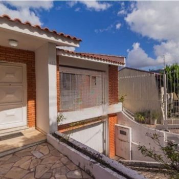 Casa à venda com 414m², 4 quartos, 1 suíte, 4 vagas no bairro Santo Antônio em Porto Alegre