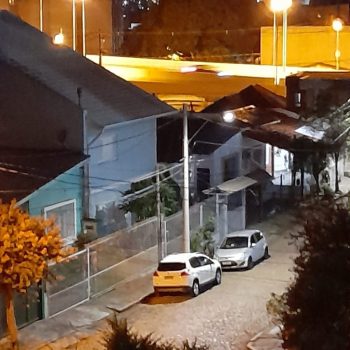 Casa à venda com 215m², 4 quartos, 1 vaga no bairro Partenon em Porto Alegre