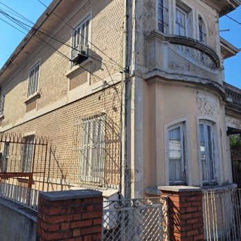 Casa à venda com 189m², 3 quartos no bairro Partenon em Porto Alegre