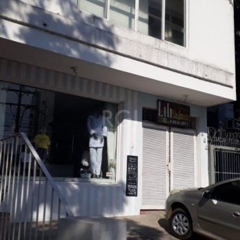 Casa à venda com 250m², 4 quartos, 1 suíte, 3 vagas no bairro Menino Deus em Porto Alegre