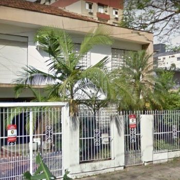 Casa à venda com 400m², 5 quartos, 3 vagas no bairro Santana em Porto Alegre