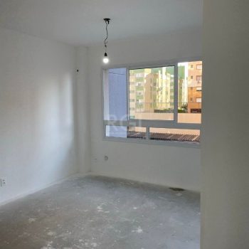 Apartamento à venda com 39m², 1 quarto, 1 suíte, 1 vaga no bairro Partenon em Porto Alegre