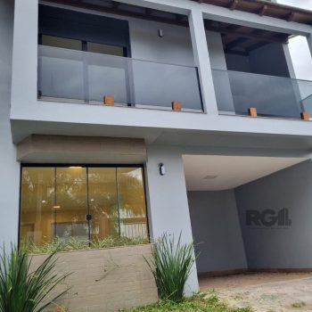 Casa à venda com 170m², 3 quartos, 2 suítes, 2 vagas no bairro Jardim Itu em Porto Alegre