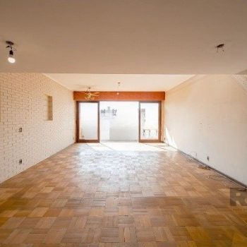 Apartamento à venda com 195m², 3 quartos, 1 suíte, 2 vagas no bairro Moinhos de Vento em Porto Alegre