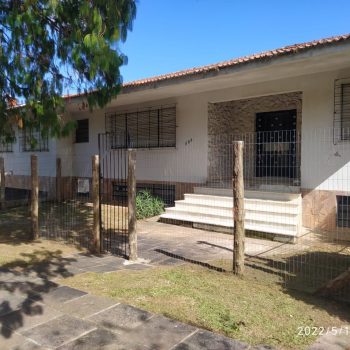 Casa à venda com 502m², 4 quartos, 3 suítes, 6 vagas no bairro Chácara das Pedras em Porto Alegre