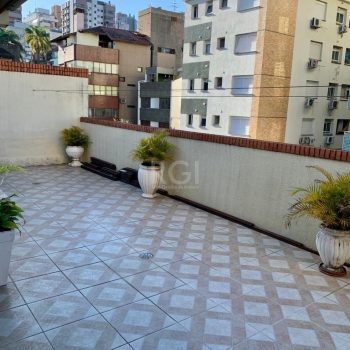 Cobertura à venda com 230m², 3 quartos, 1 suíte, 2 vagas no bairro Bela Vista em Porto Alegre