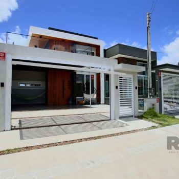 Casa à venda com 180m², 3 quartos, 1 suíte, 2 vagas no bairro Zona Nova em Capão da Canoa