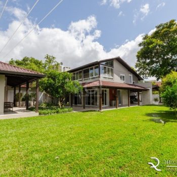 Casa à venda com 351m², 4 quartos, 4 suítes, 10 vagas no bairro Ipanema em Porto Alegre