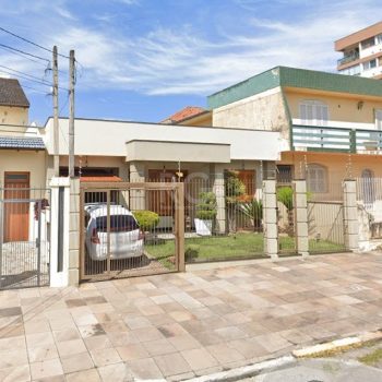 Casa à venda com 180m², 4 quartos, 1 suíte, 2 vagas no bairro Partenon em Porto Alegre