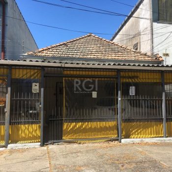 Casa à venda com 205m², 4 quartos no bairro Navegantes em Porto Alegre