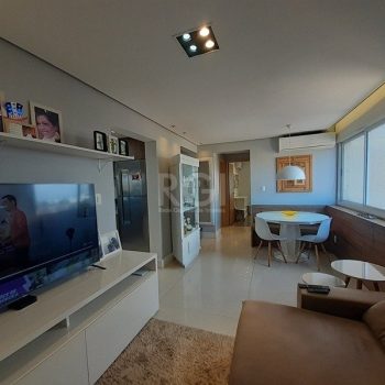 Apartamento à venda com 65m², 2 quartos, 1 suíte, 2 vagas no bairro Jardim Itu em Porto Alegre