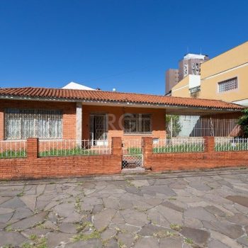 Casa à venda com 522m², 4 quartos, 3 vagas no bairro Menino Deus em Porto Alegre