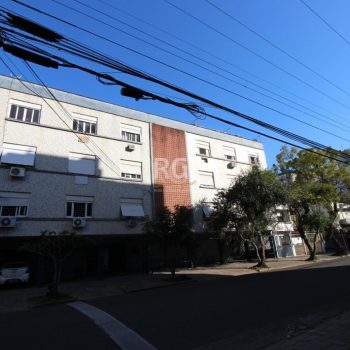 Apartamento à venda com 74m², 3 quartos, 1 suíte, 1 vaga no bairro Santana em Porto Alegre