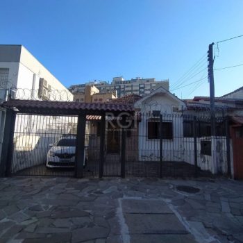 Casa à venda com 185m², 3 quartos, 5 vagas no bairro Menino Deus em Porto Alegre