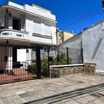 Sobrado à venda com 160m², 3 quartos, 1 suíte no bairro Floresta em Porto Alegre