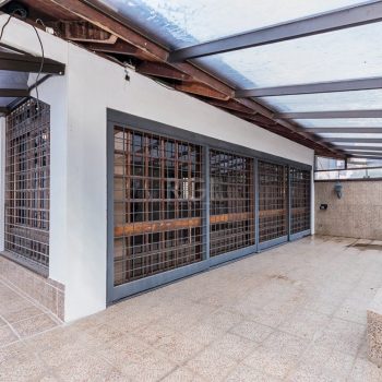 Casa à venda com 307m², 4 quartos, 2 suítes, 3 vagas no bairro Higienópolis em Porto Alegre