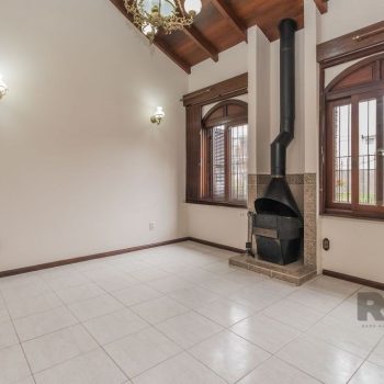 Casa à venda com 287m², 5 quartos, 1 suíte, 4 vagas no bairro Jardim Itu em Porto Alegre