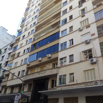 Apartamento à venda com 70m², 2 quartos no bairro Centro Histórico em Porto Alegre