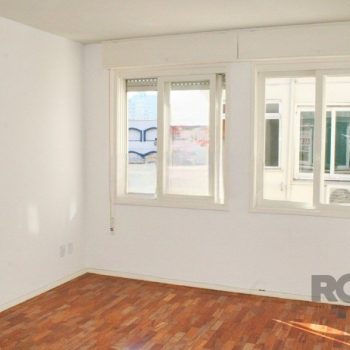 Apartamento JK à venda com 27m² no bairro Santa Cecília em Porto Alegre