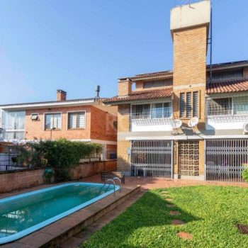 Casa à venda com 349m², 4 quartos, 1 suíte, 3 vagas no bairro Tristeza em Porto Alegre