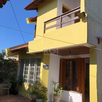 Casa à venda com 178m², 3 quartos, 2 suítes, 2 vagas no bairro Tristeza em Porto Alegre