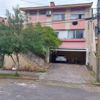 Casa à venda com 332m², 5 quartos, 2 suítes, 2 vagas no bairro Boa Vista em Porto Alegre