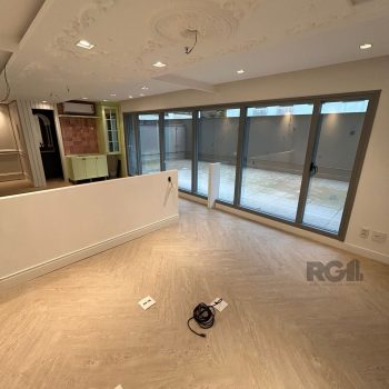 Conjunto/Sala à venda com 82m² no bairro Moinhos de Vento em Porto Alegre