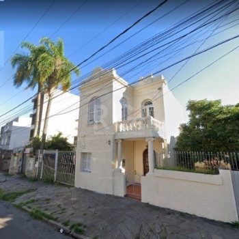 Casa à venda com 100m², 2 quartos, 4 vagas no bairro Rio Branco em Porto Alegre