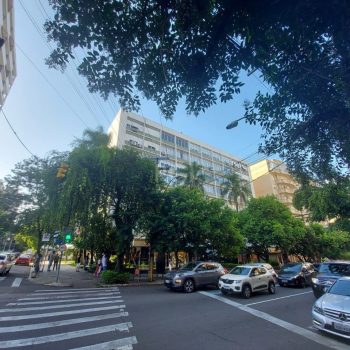 Apartamento à venda com 381m², 4 quartos, 1 suíte, 2 vagas no bairro Moinhos de Vento em Porto Alegre