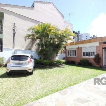 Casa à venda com 128m², 3 quartos, 7 vagas no bairro Vila Ipiranga em Porto Alegre