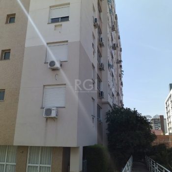 Apartamento à venda com 58m², 2 quartos, 1 suíte, 1 vaga no bairro Tristeza em Porto Alegre