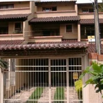 Casa à venda com 126m², 3 quartos, 3 suítes, 2 vagas no bairro Ipanema em Porto Alegre