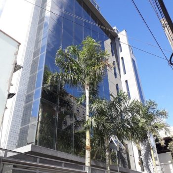 Predio à venda com 900m², 4 vagas no bairro Menino Deus em Porto Alegre