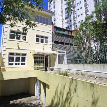 Casa à venda com 258m², 3 quartos, 1 suíte, 3 vagas no bairro Rio Branco em Porto Alegre