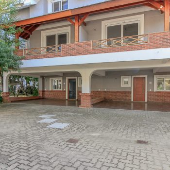 Casa Condominio à venda com 241m², 3 quartos, 3 suítes, 2 vagas no bairro Tristeza em Porto Alegre