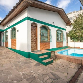 Casa à venda com 147m², 3 quartos, 1 suíte, 3 vagas no bairro Vila Ipiranga em Porto Alegre