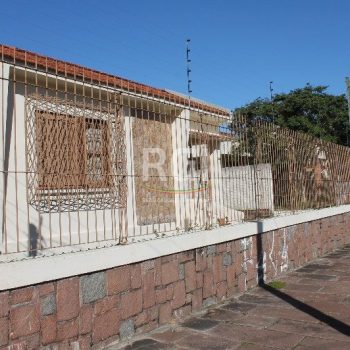 Casa à venda com 220m², 4 quartos, 9 vagas no bairro Cristal em Porto Alegre