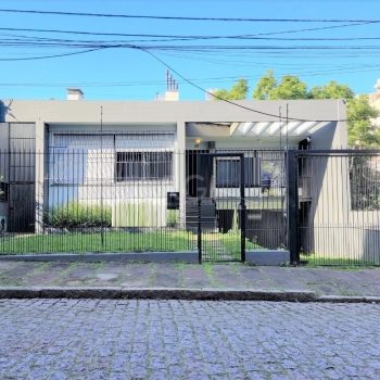 Casa à venda com 300m², 4 quartos, 2 suítes, 4 vagas no bairro Higienópolis em Porto Alegre