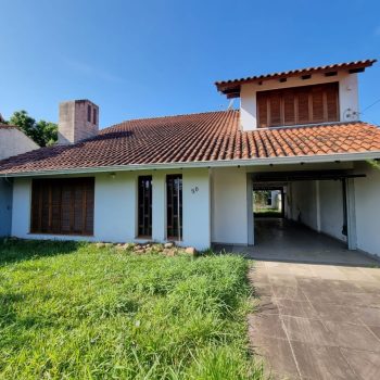 Casa à venda com 250m², 3 quartos, 3 suítes, 5 vagas no bairro Ipanema em Porto Alegre