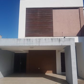 Casa à venda com 190m², 2 quartos, 2 suítes, 2 vagas no bairro Santana em Porto Alegre