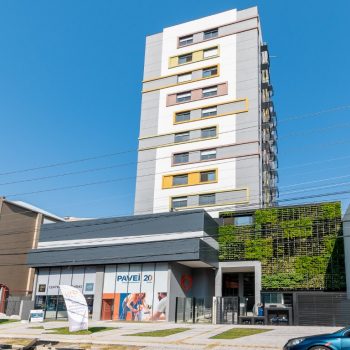 Apartamento à venda com 81m², 3 quartos, 1 suíte, 2 vagas no bairro Farroupilha em Porto Alegre